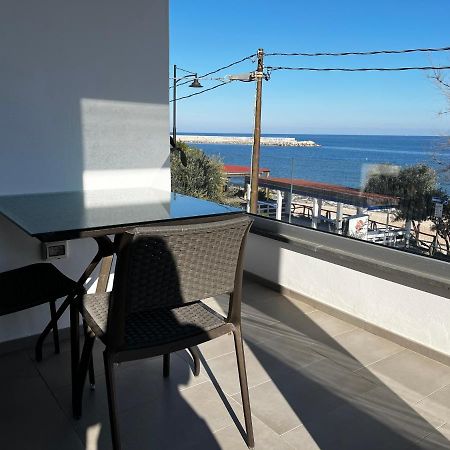 칼라고노네 Fronte Mare 아파트 외부 사진